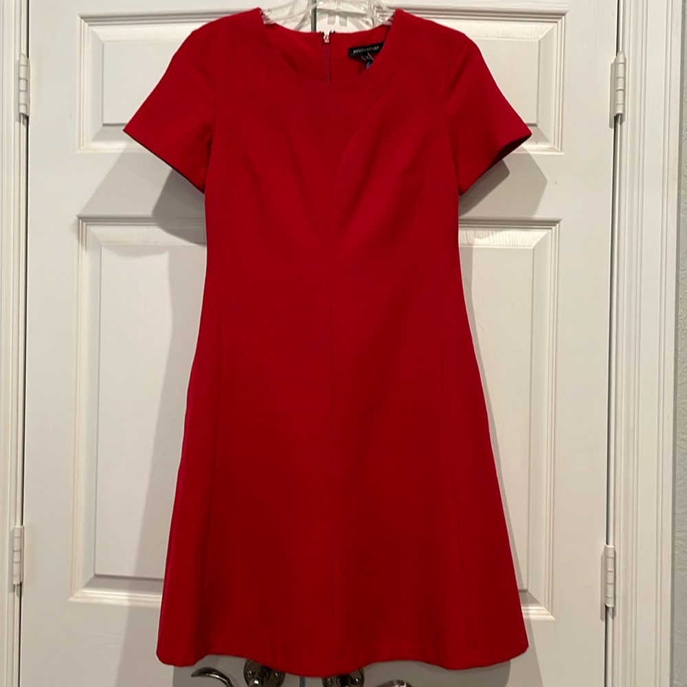 Banana Republic Short Sleeve Dress in Red with pockets Size 4